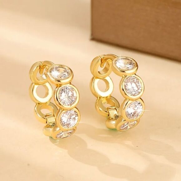 Simple Style Gold Designer Inspired Huggie Hoop Earrings - Picture 4 of 4